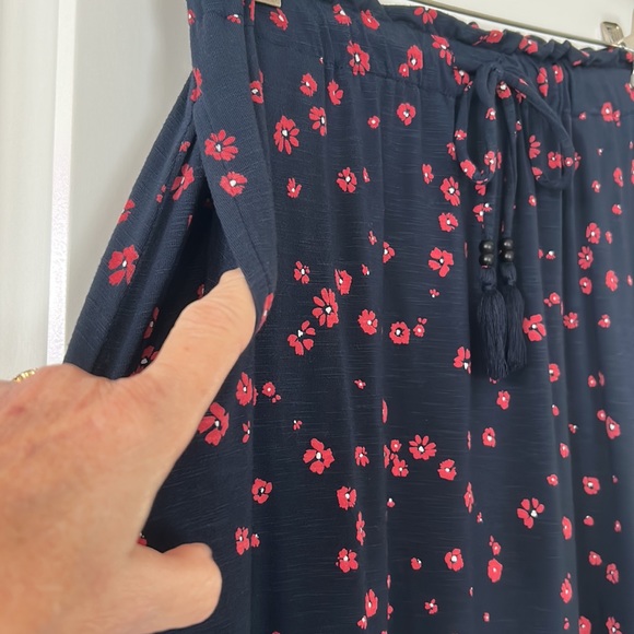 J Jill Navy Blue + Red Florals Jersey Knit Pull-on Rayon Skirt w POCKETS - Picture 6 of 10
